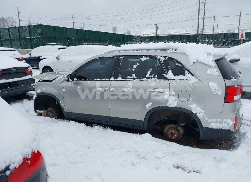 Photo 14 of 2015 Kia Sorento EX V6 (VIN 5XYKUDA70FG602819)