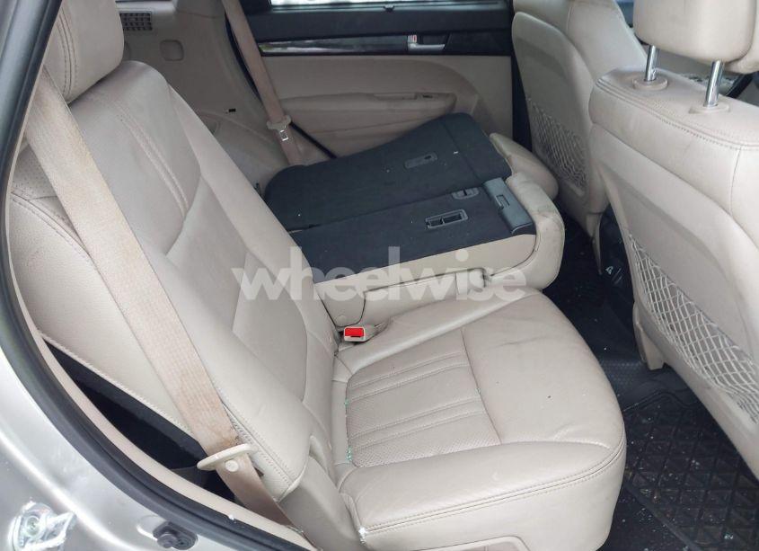 Photo 8 of 2015 Kia Sorento EX V6 (VIN 5XYKUDA70FG602819)