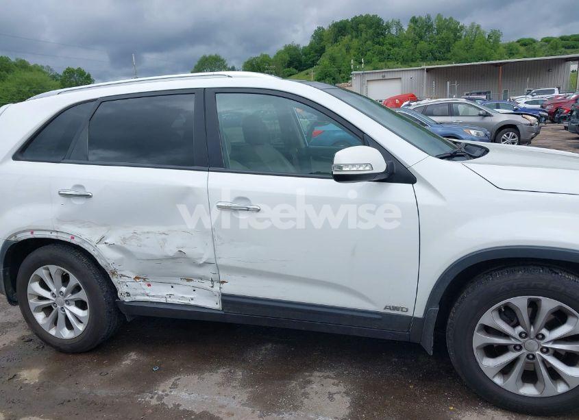 Photo 13 of 2015 Kia Sorento EX V6 (VIN 5XYKUDA70FG649526)