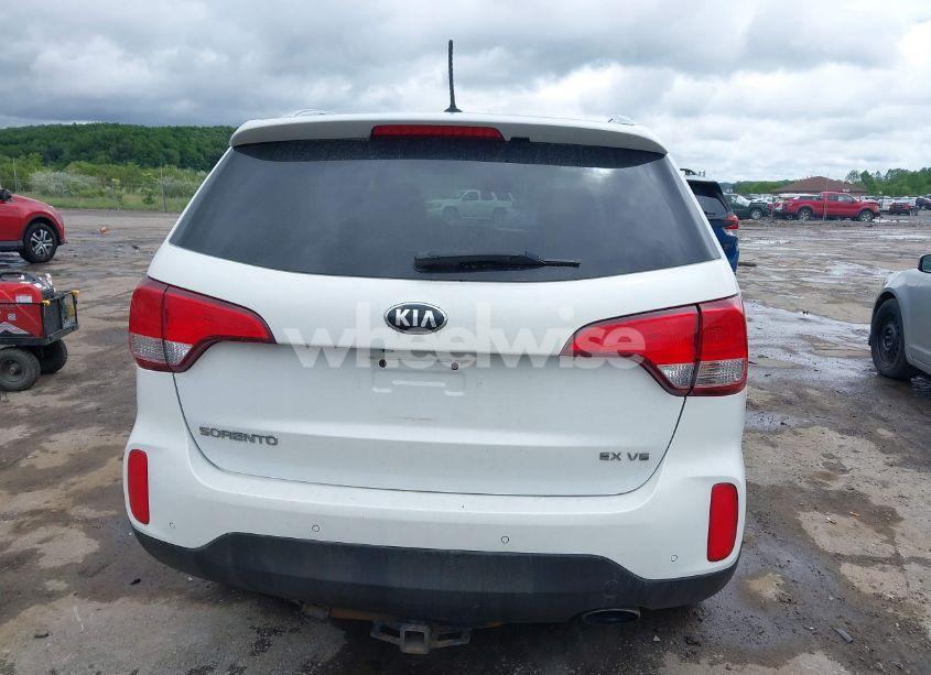 Photo 16 of 2015 Kia Sorento EX V6 (VIN 5XYKUDA70FG649526)