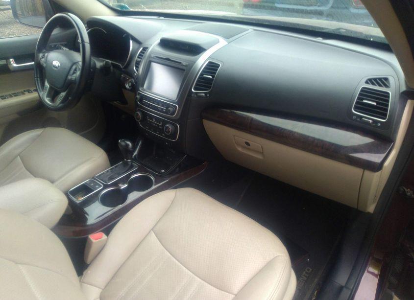 Photo 5 of 2015 Kia Sorento EX V6 (VIN 5XYKUDA71FG654797)