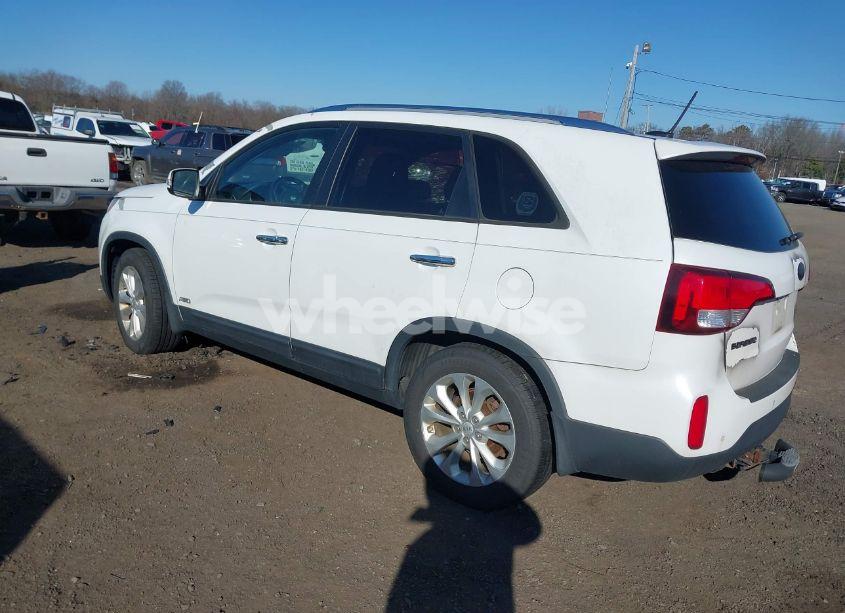 Photo 3 of 2014 Kia Sorento EX V6 (VIN 5XYKUDA73EG481900)