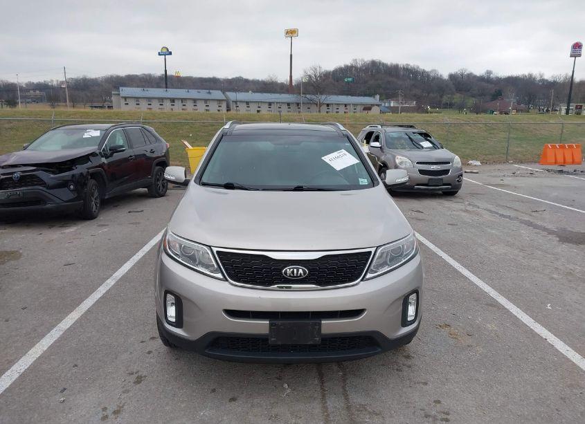Photo 12 of 2015 Kia Sorento EX V6 (VIN 5XYKUDA73FG603298)
