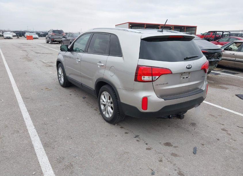 Photo 3 of 2015 Kia Sorento EX V6 (VIN 5XYKUDA73FG603298)