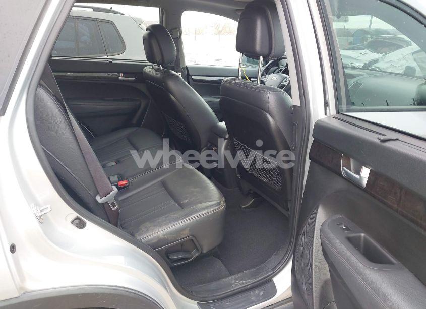 Photo 8 of 2014 Kia Sorento EX V6 (VIN 5XYKUDA74EG462644)