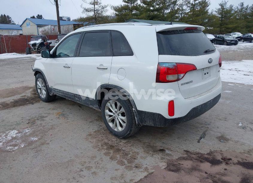 Photo 3 of 2015 Kia Sorento EX V6 (VIN 5XYKUDA75FG640644)
