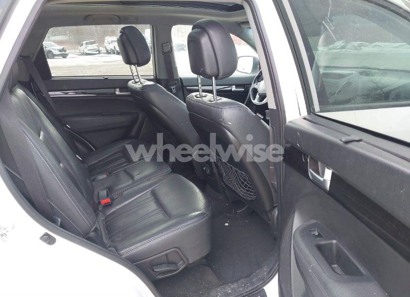 Photo 8 of 2015 Kia Sorento EX V6 (VIN 5XYKUDA75FG640644)