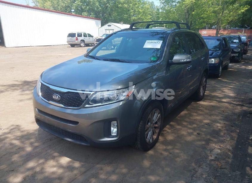 Photo 2 of 2014 Kia Sorento EX V6 (VIN 5XYKUDA76EG482040)