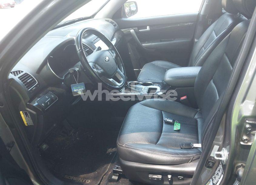 Photo 5 of 2014 Kia Sorento EX V6 (VIN 5XYKUDA76EG482040)