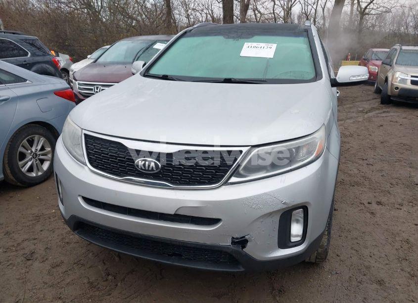 Photo 12 of 2014 Kia Sorento EX V6 (VIN 5XYKUDA77EG498747)