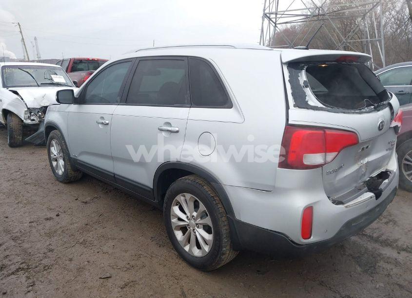 Photo 3 of 2014 Kia Sorento EX V6 (VIN 5XYKUDA77EG498747)
