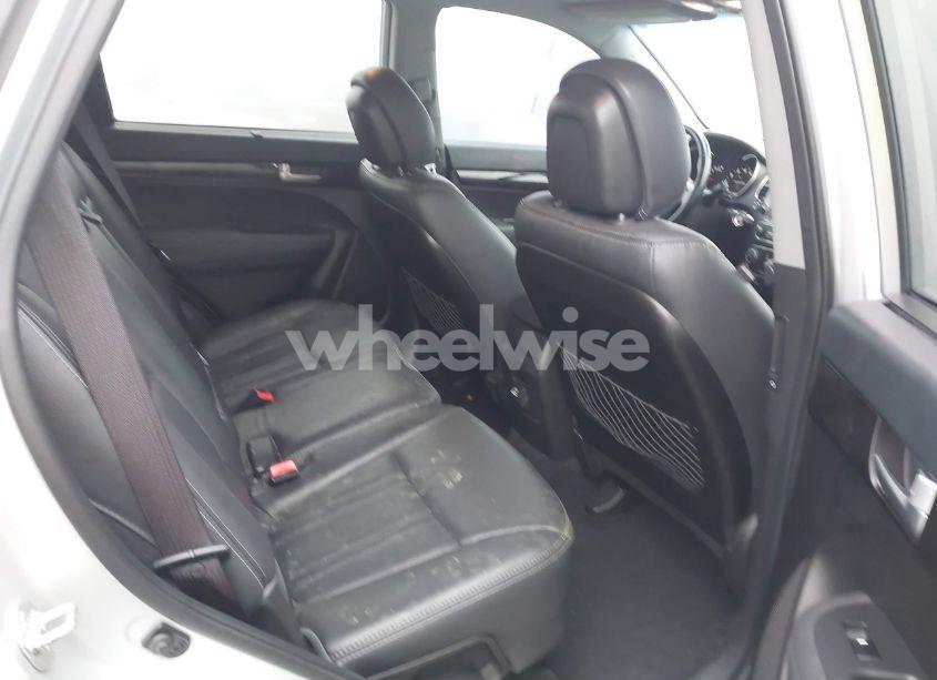 Photo 8 of 2014 Kia Sorento EX V6 (VIN 5XYKUDA77EG498747)