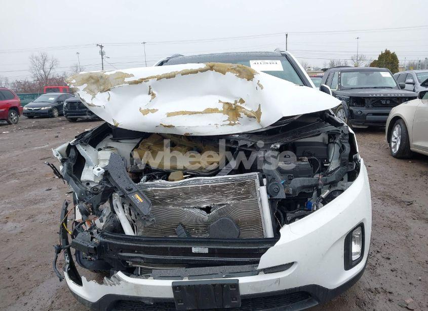 Photo 13 of 2014 Kia Sorento EX V6 (VIN 5XYKUDA78EG461285)