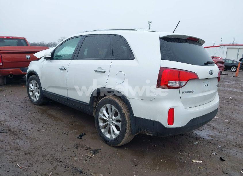 Photo 3 of 2014 Kia Sorento EX V6 (VIN 5XYKUDA78EG461285)