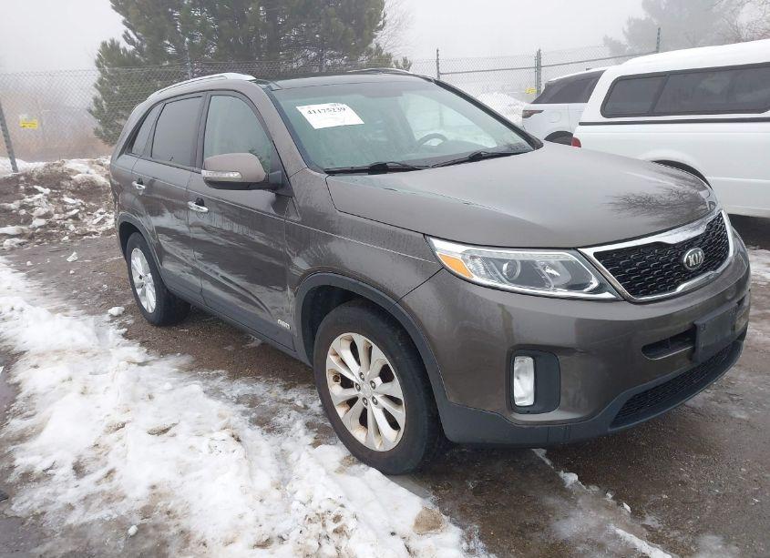 2015 Kia Sorento EX V6 (VIN 5XYKUDA78FG614068) main photo