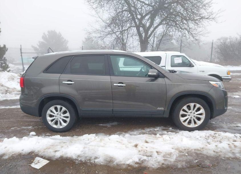 Photo 13 of 2015 Kia Sorento EX V6 (VIN 5XYKUDA78FG614068)