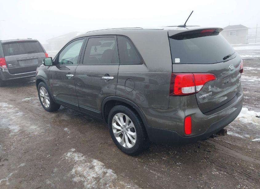Photo 3 of 2015 Kia Sorento EX V6 (VIN 5XYKUDA78FG614068)