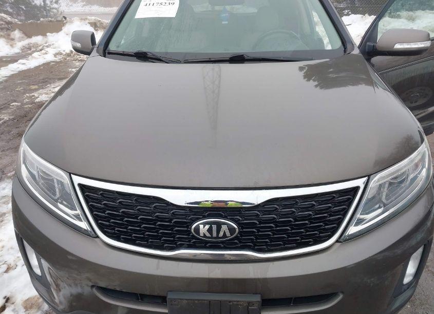 Photo 6 of 2015 Kia Sorento EX V6 (VIN 5XYKUDA78FG614068)
