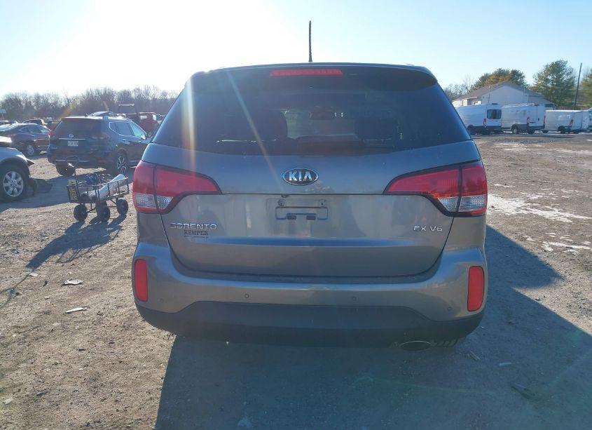 Photo 16 of 2015 Kia Sorento EX V6 (VIN 5XYKUDA78FG630562)