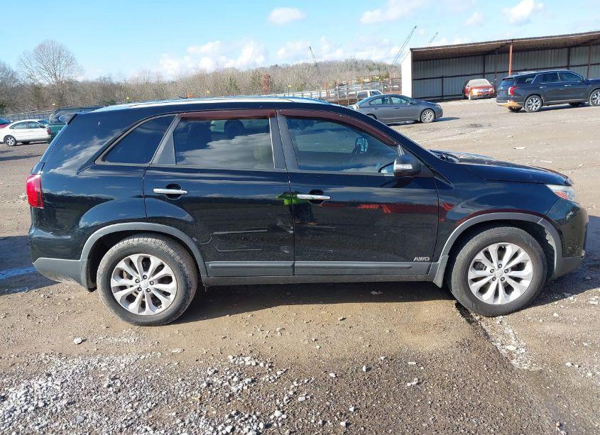 Photo 13 of 2015 Kia Sorento EX V6 (VIN 5XYKUDA79FG641358)