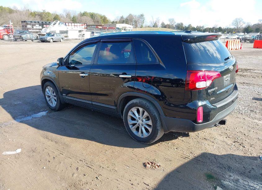 Photo 3 of 2015 Kia Sorento EX V6 (VIN 5XYKUDA79FG641358)
