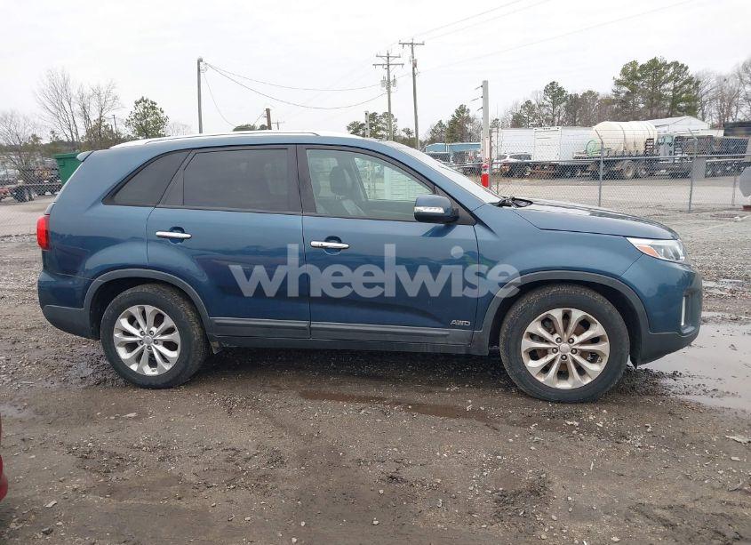 Photo 13 of 2015 Kia Sorento EX V6 (VIN 5XYKUDA7XFG572597)