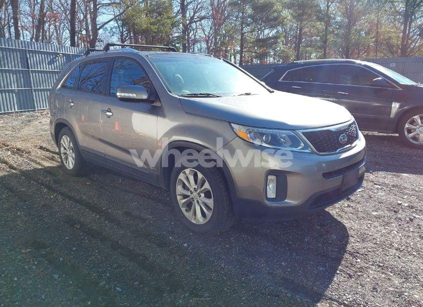 2015 Kia Sorento EX V6 (VIN 5XYKUDA7XFG653566) main photo