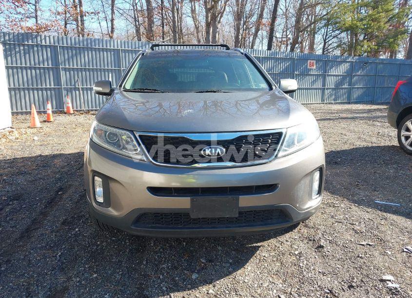 Photo 12 of 2015 Kia Sorento EX V6 (VIN 5XYKUDA7XFG653566)