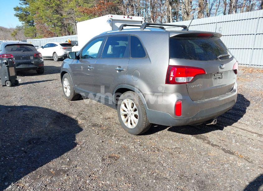 Photo 3 of 2015 Kia Sorento EX V6 (VIN 5XYKUDA7XFG653566)