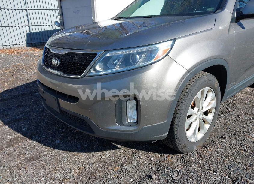 Photo 6 of 2015 Kia Sorento EX V6 (VIN 5XYKUDA7XFG653566)