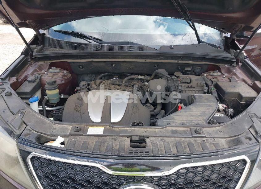 Photo 10 of 2012 Kia Sorento SX V6 (VIN 5XYKW4A21CG192977)