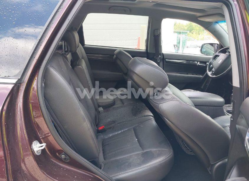 Photo 8 of 2012 Kia Sorento SX V6 (VIN 5XYKW4A21CG192977)