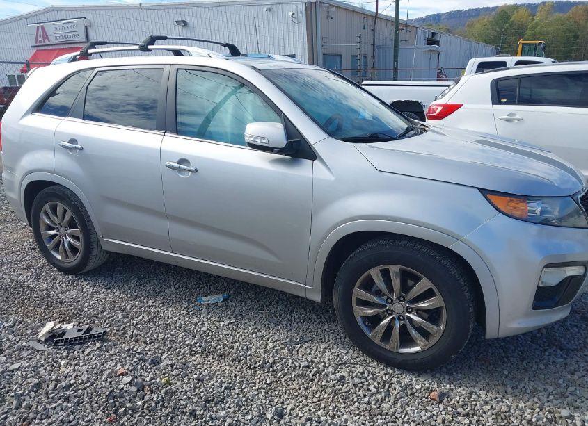 Photo 13 of 2012 Kia Sorento SX V6 (VIN 5XYKW4A21CG296157)