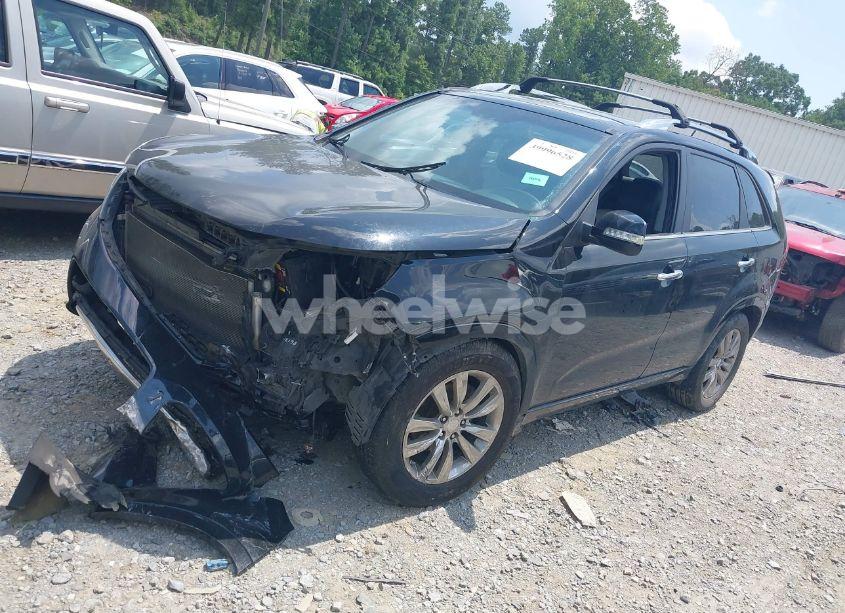 Photo 2 of 2013 Kia Sorento SX (VIN 5XYKW4A21DG326324)