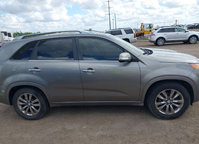Photo 13 of 2013 Kia Sorento SX (VIN 5XYKW4A21DG341244)