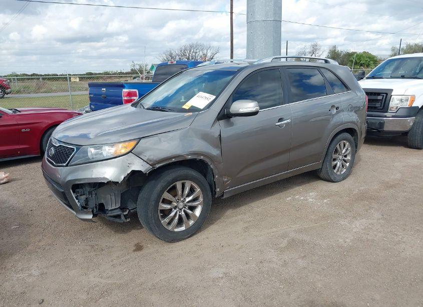 Photo 2 of 2013 Kia Sorento SX (VIN 5XYKW4A21DG341244)