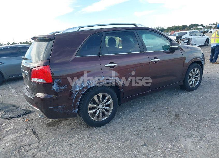 Photo 4 of 2013 Kia Sorento SX (VIN 5XYKW4A21DG346511)