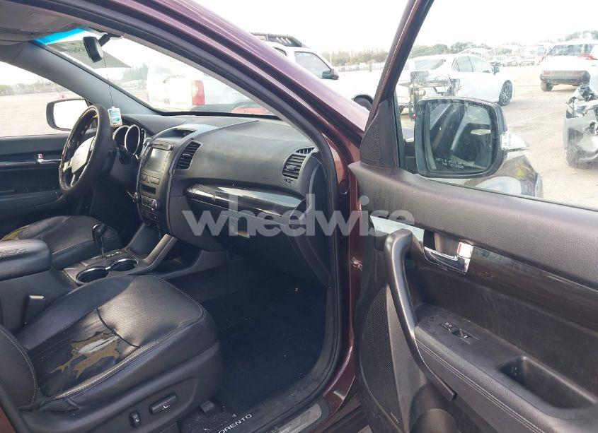 Photo 5 of 2013 Kia Sorento SX (VIN 5XYKW4A21DG346511)