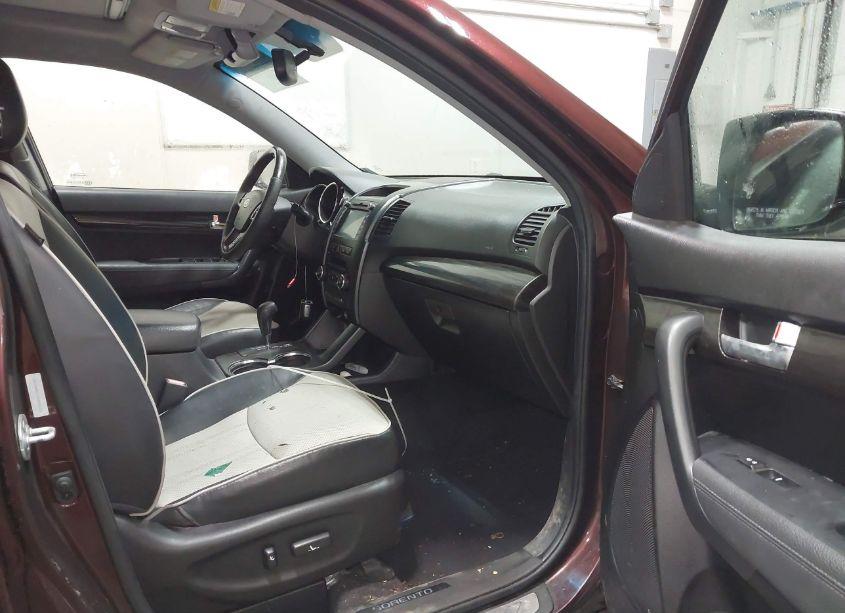 Photo 5 of 2012 Kia Sorento SX V6 (VIN 5XYKW4A22CG258663)