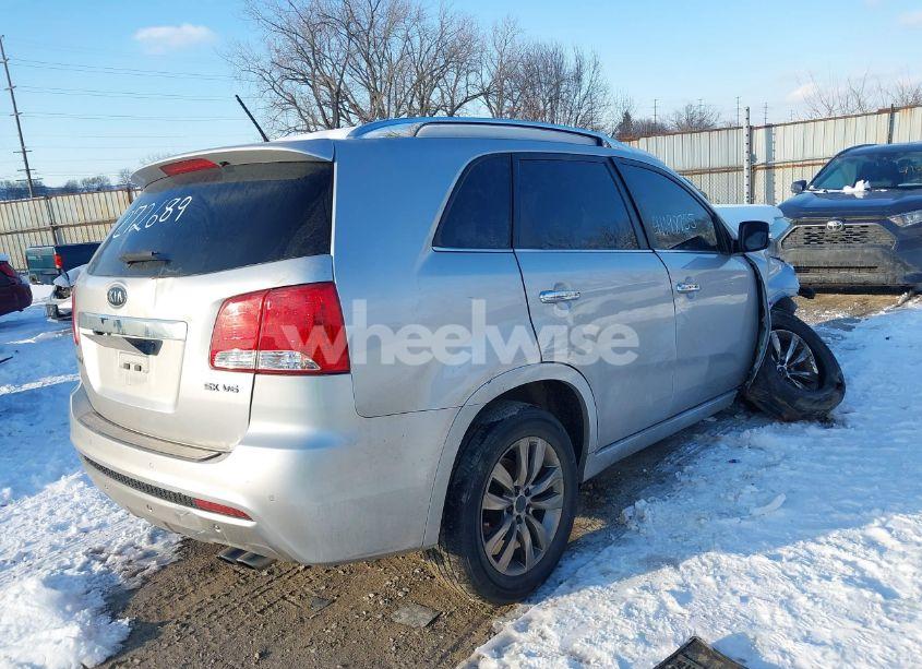 Photo 4 of 2012 Kia Sorento SX V6 (VIN 5XYKW4A22CG272689)