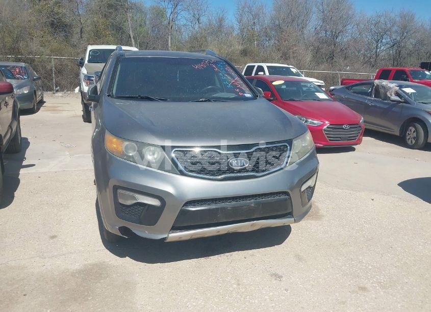 Photo 6 of 2013 Kia Sorento SX (VIN 5XYKW4A22DG365388)