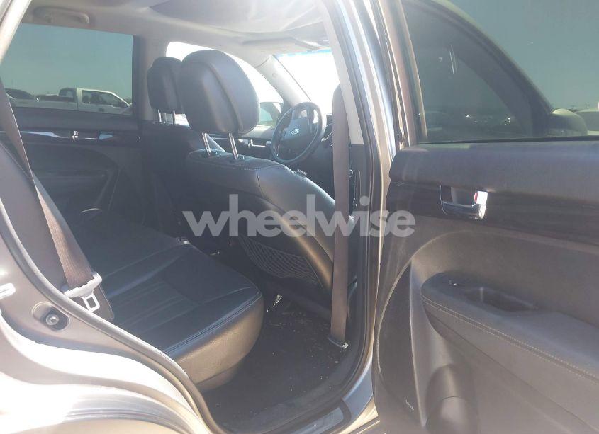Photo 8 of 2013 Kia Sorento SX (VIN 5XYKW4A22DG365388)