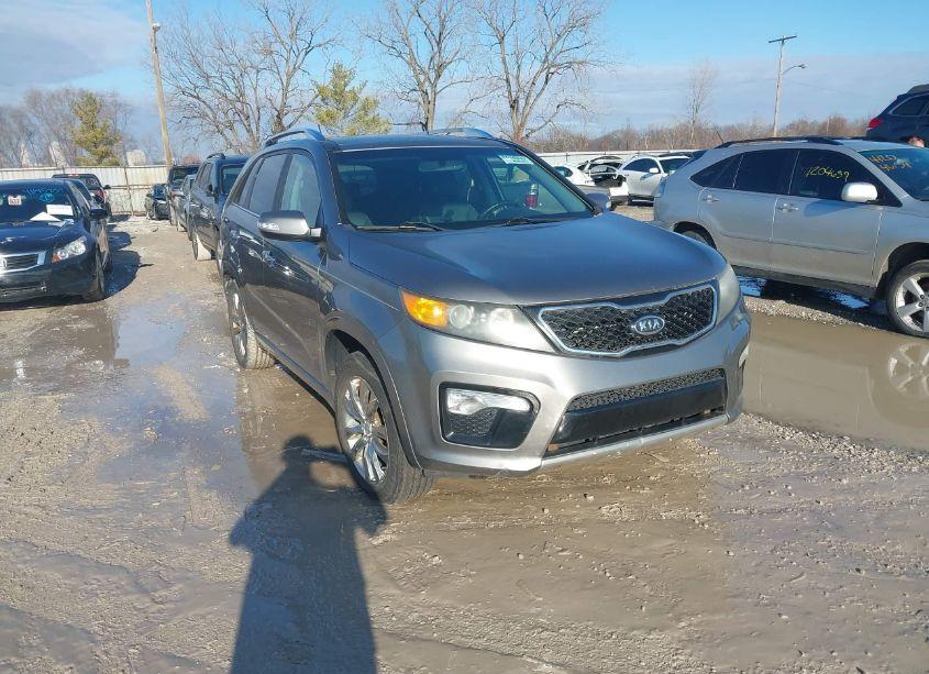 2011 Kia Sorento SX V6 (VIN 5XYKW4A23BG155654) main photo