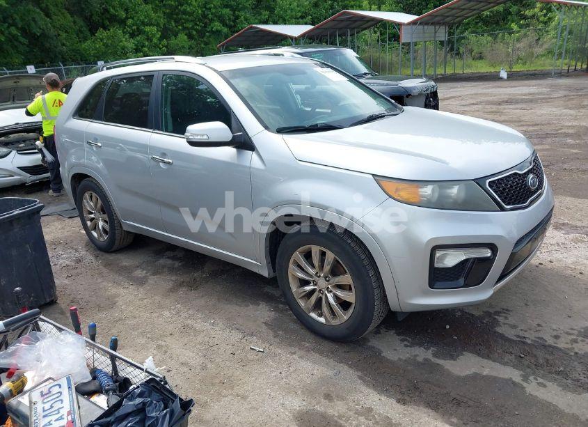 2011 Kia Sorento SX V6 (VIN 5XYKW4A24BG093102) main photo