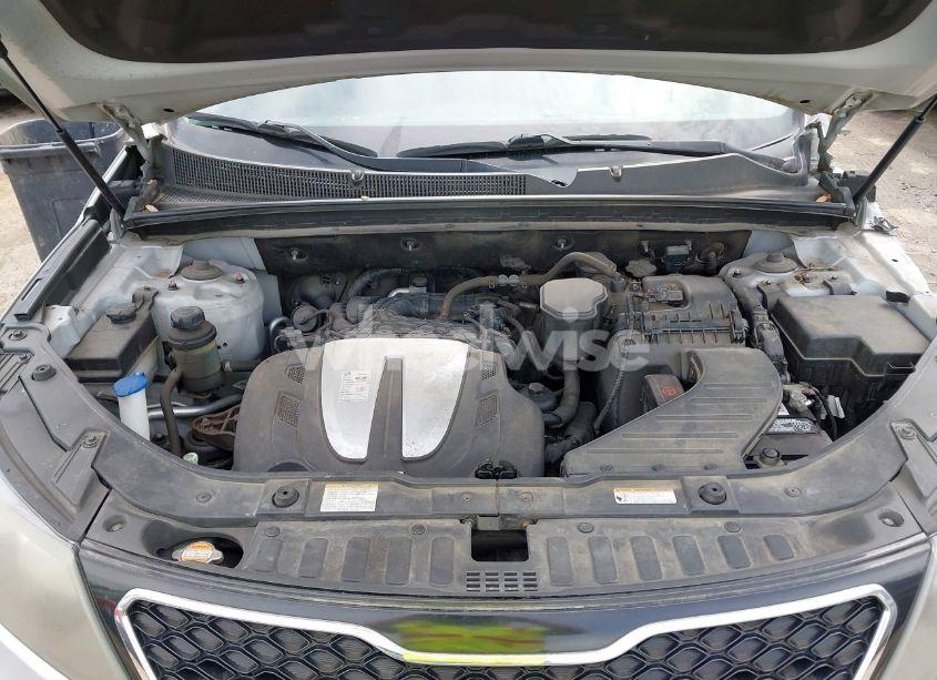Photo 10 of 2011 Kia Sorento SX V6 (VIN 5XYKW4A24BG093102)
