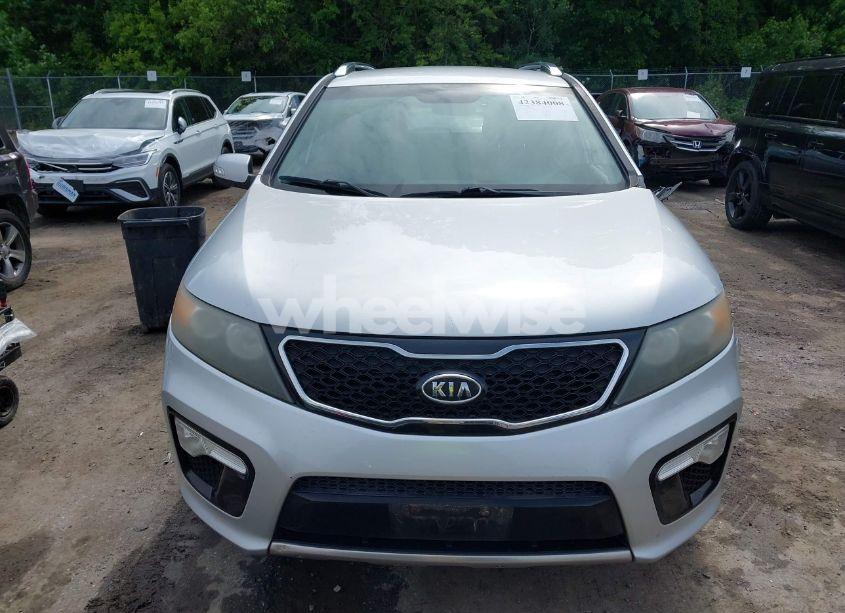 Photo 12 of 2011 Kia Sorento SX V6 (VIN 5XYKW4A24BG093102)
