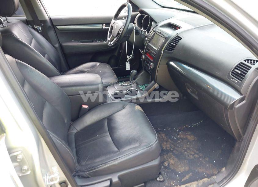 Photo 5 of 2011 Kia Sorento SX V6 (VIN 5XYKW4A24BG093102)