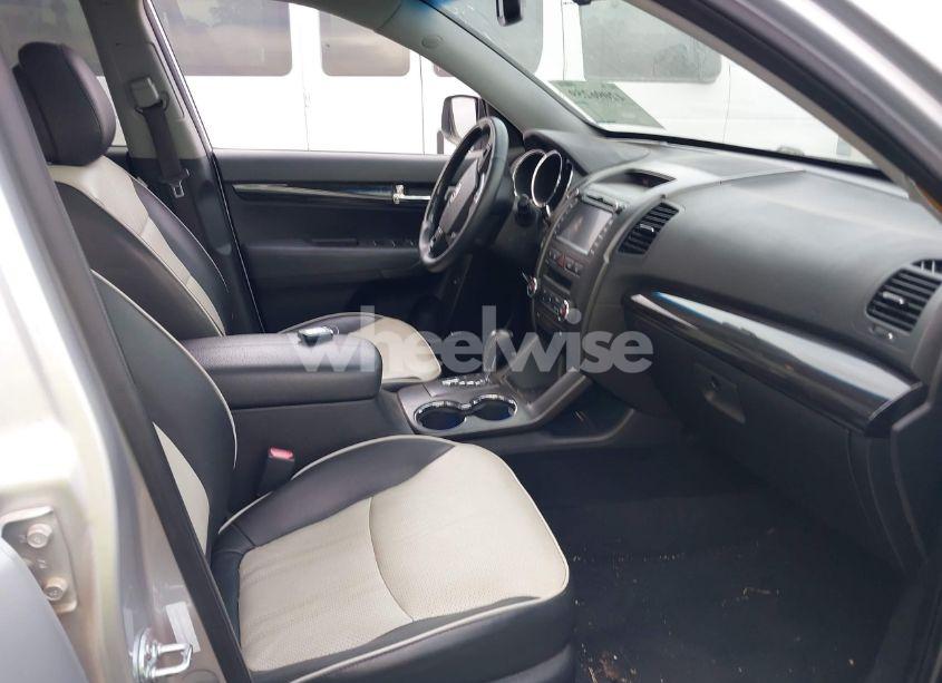 Photo 5 of 2013 Kia Sorento SX (VIN 5XYKW4A24DG409813)