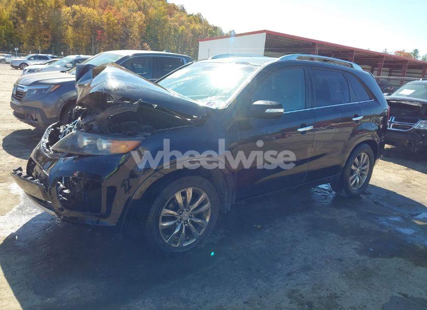 Photo 2 of 2011 Kia Sorento SX V6 (VIN 5XYKW4A25BG128679)