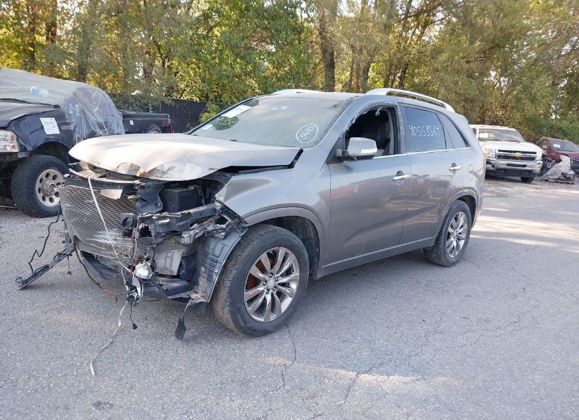 Photo 2 of 2013 Kia Sorento SX (VIN 5XYKW4A25DG392486)